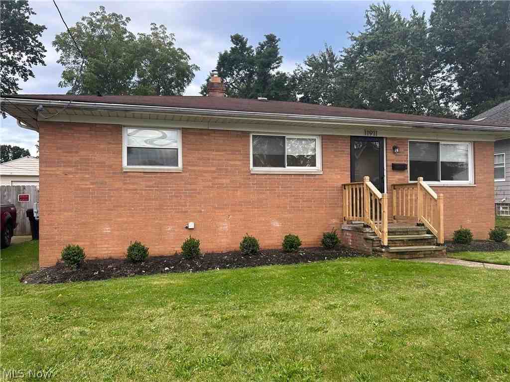 11911 Longmead Ave - Photo 2 of 33