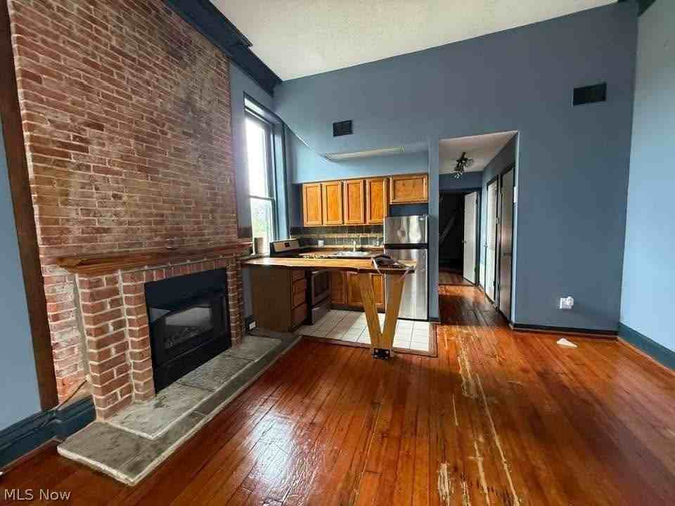 3645 Prospect Ave E #D - Photo 2 of 6