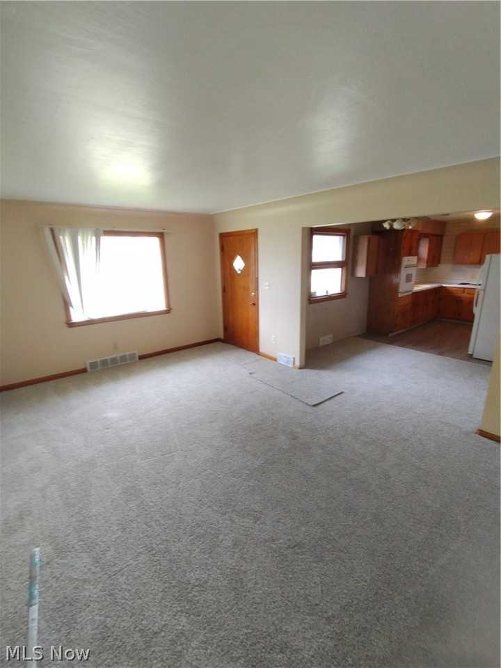 323 Marmion Ave - Photo 2 of 19