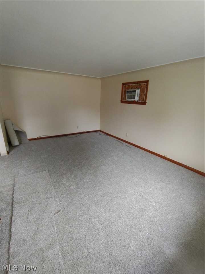 323 Marmion Ave - Photo 3 of 19