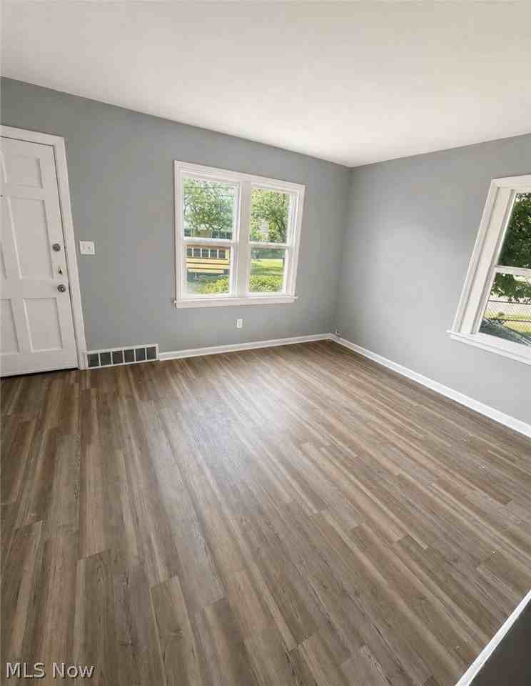 4197 E 160th St - Photo 3 of 15
