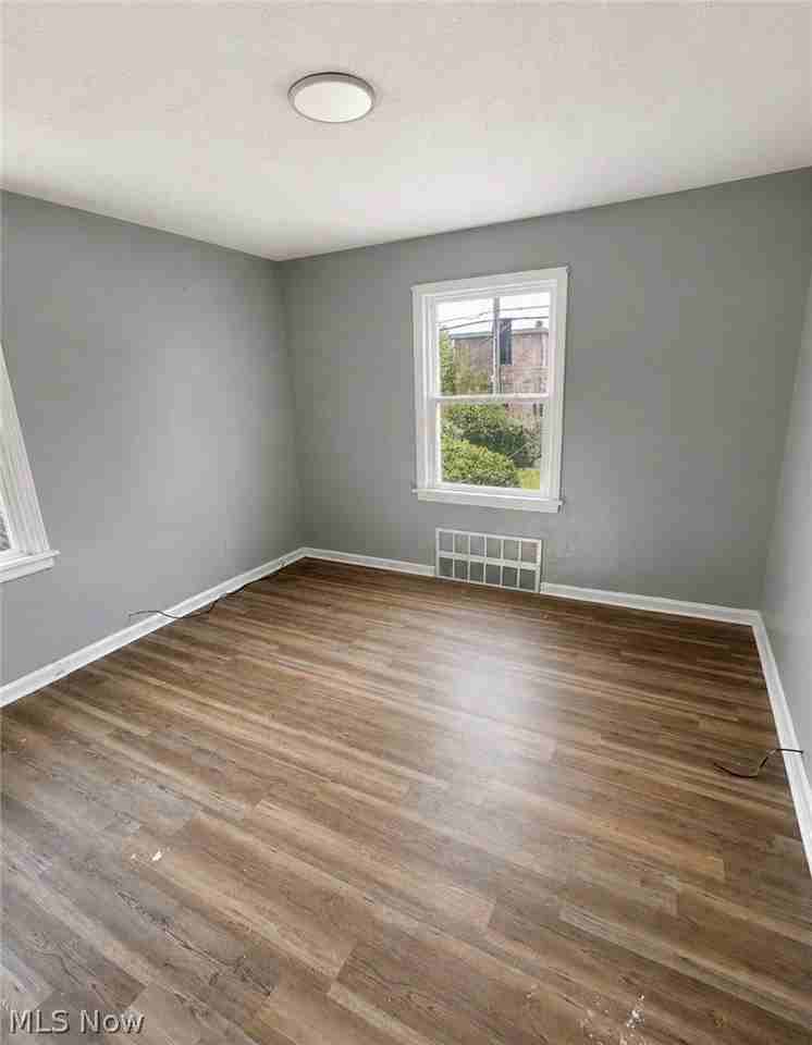 4197 E 160th St - Photo 7 of 15
