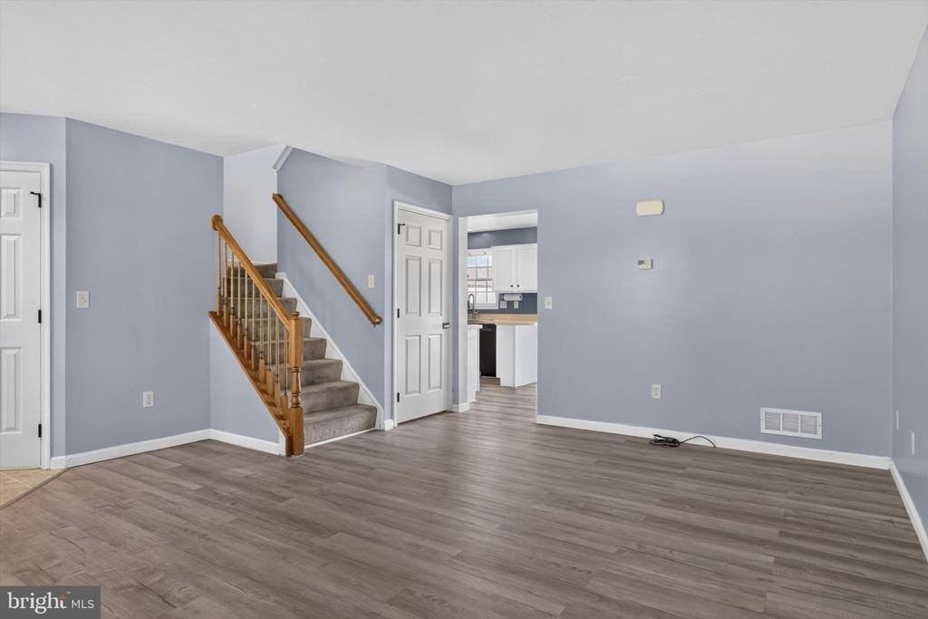 48 Sussex Dr - Photo 6 of 36