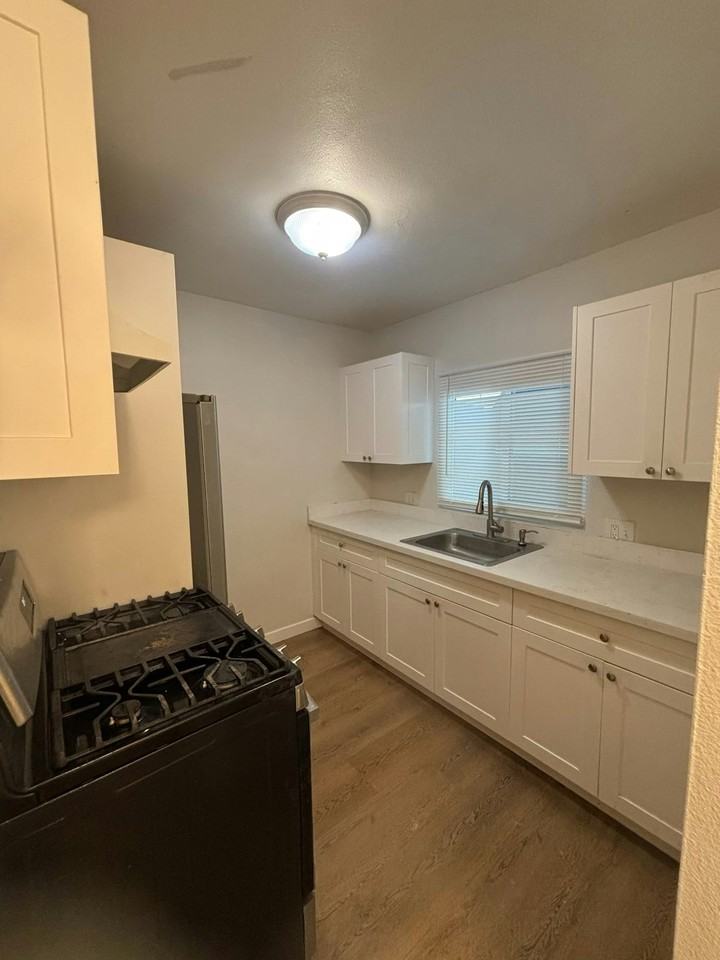1885 Chestnut Avenue, Unit 7 - Photo 6 of 13