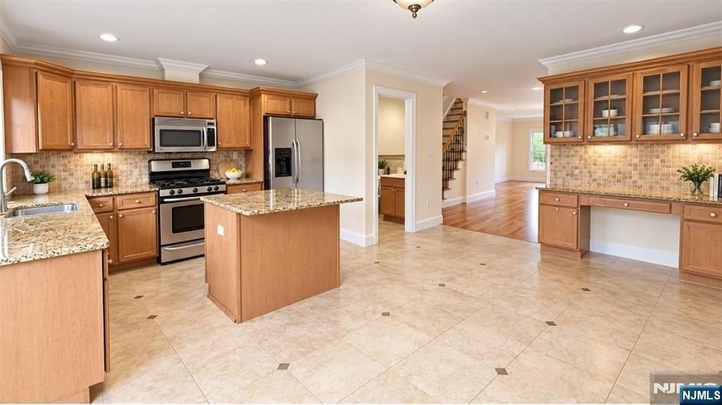 29A Delia Blvd #A - Photo 3 of 5