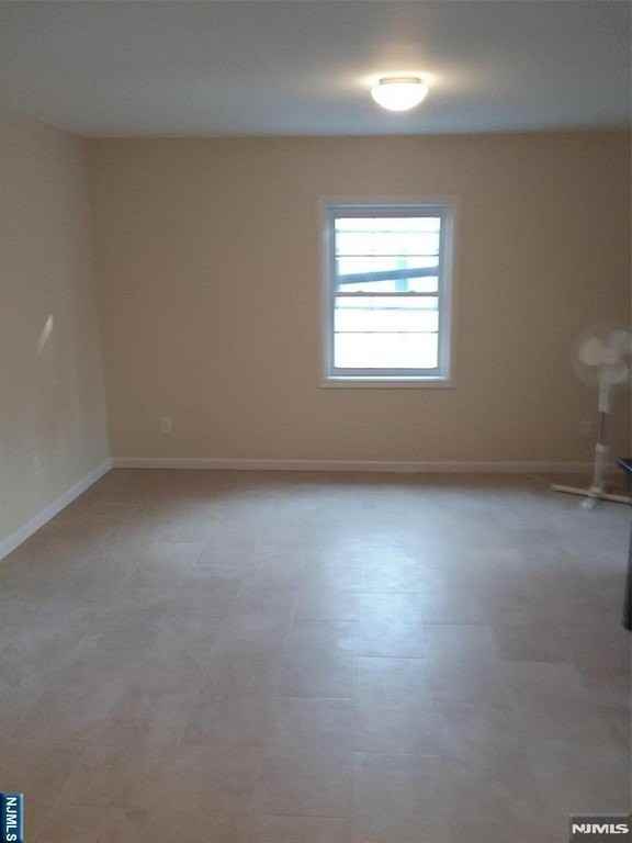 2467 Lemoine Ave #2 - Photo 6 of 12