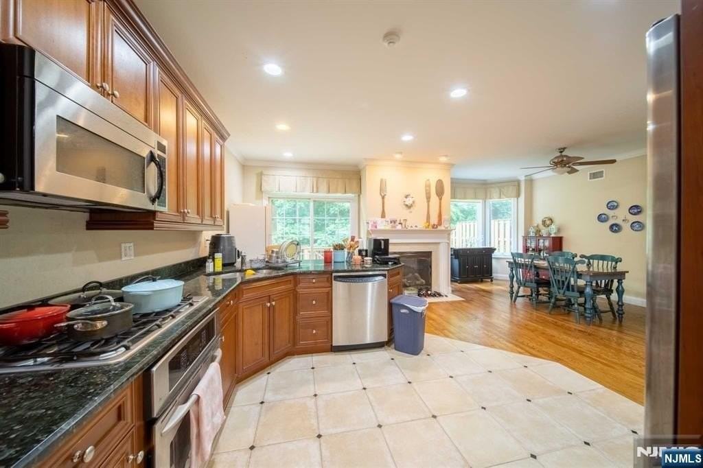 32 Candlewood Dr - Photo 7 of 20