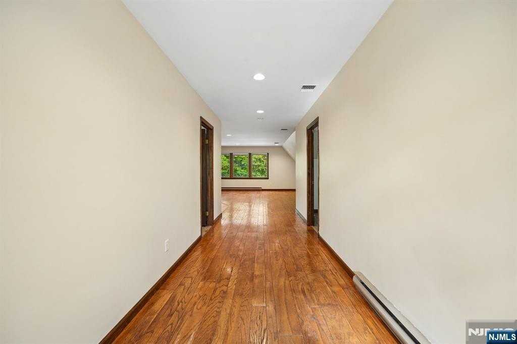 147 Kinnelon Rd - Photo 5 of 20