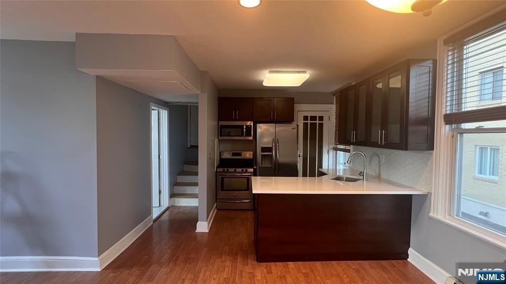 82 Edgewater Pl #1 - Photo 4 of 21