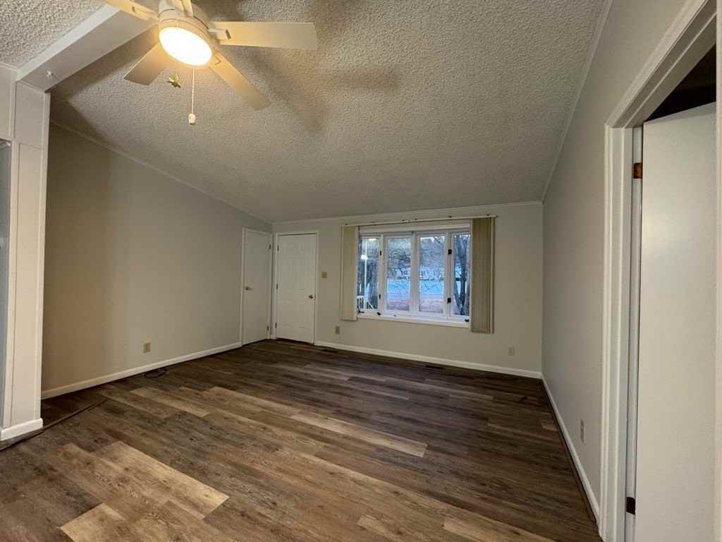 2833 Walmsley Rd - Photo 3 of 19