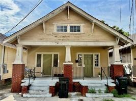 featured image of 1133 Belleville St