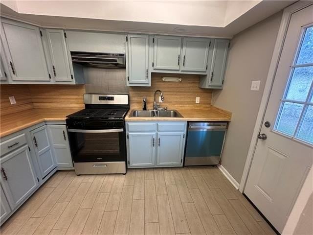 705 Bell St - Photo 3 of 11