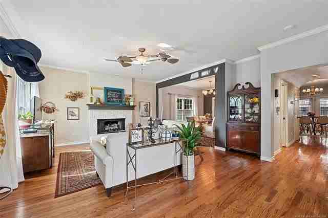 7686 S Fulton Ave - Photo 2 of 4