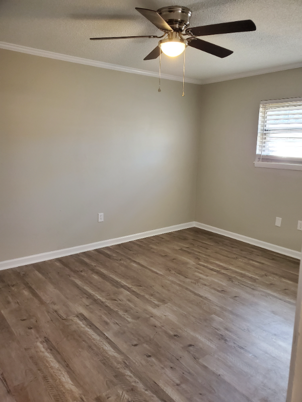 601 Riverhill Cir #F2 - Photo 4 of 18