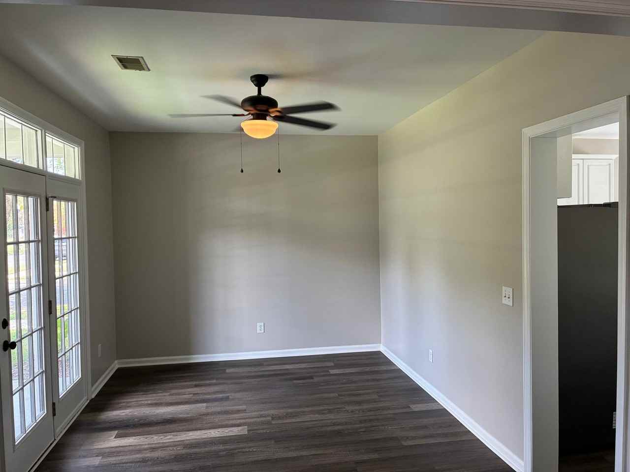 201 Hyacinth St - Photo 7 of 17