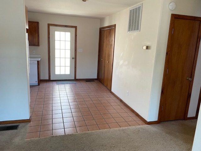 201 E Avenue B - Photo 4 of 19