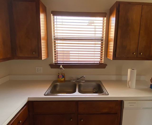 201 E Avenue B - Photo 6 of 19