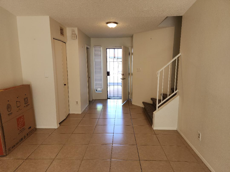 8708 N Fountain Dr - Photo 3 of 38