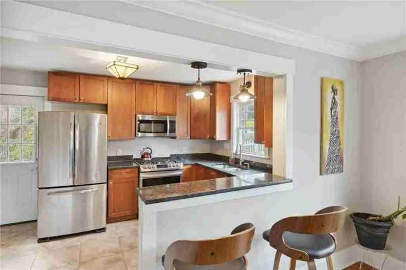976 Bouldercrest Dr Se - Photo 2 of 5