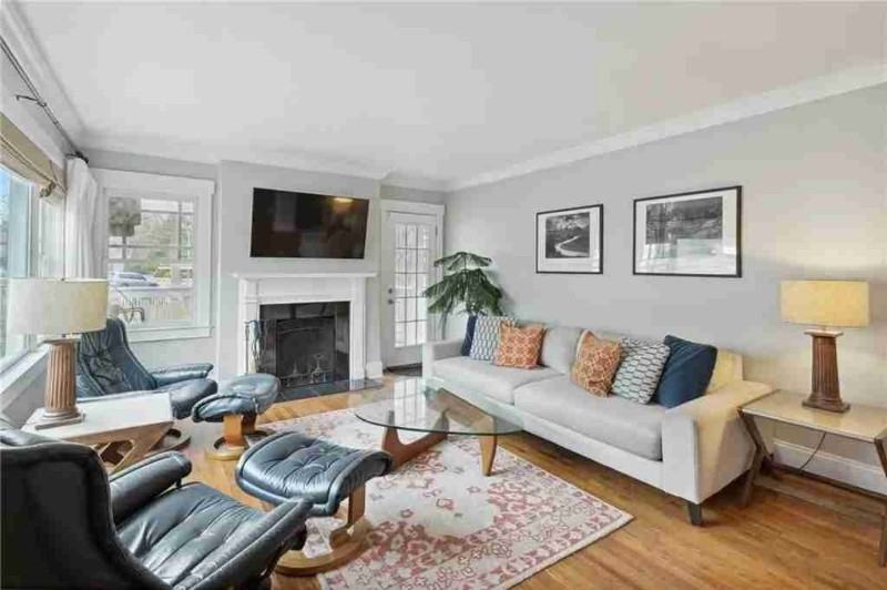 976 Bouldercrest Dr Se - Photo 3 of 5