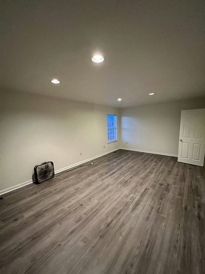 5602 Drawbridge Court - Photo 6 of 18