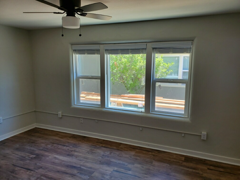 113 S E St - Photo 2 of 7
