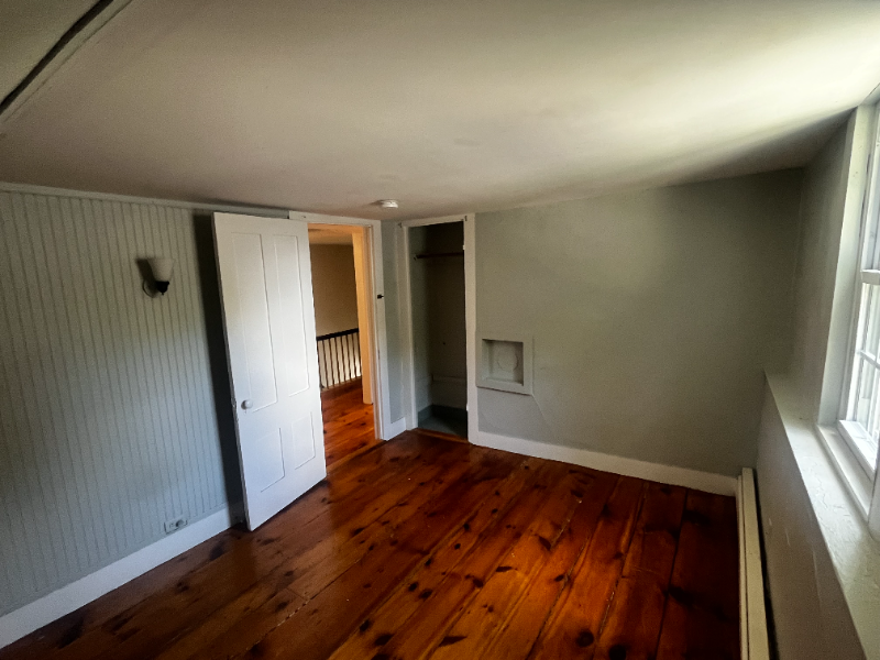 19 Exeter Rd #19-3 - Photo 4 of 11