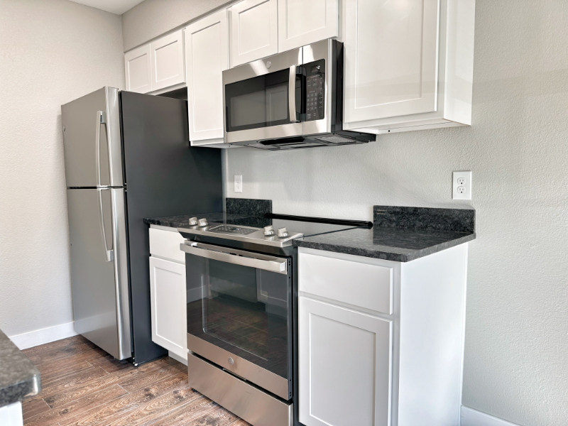 602 Sw C St - Photo 2 of 10