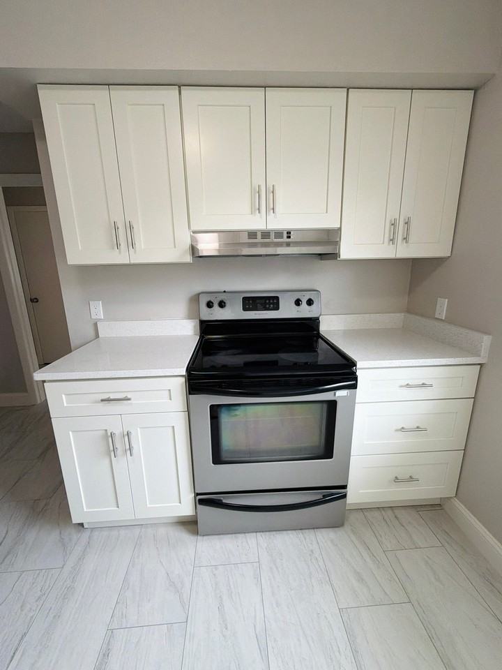 536 Pinewood Ave #2 - Photo 3 of 18