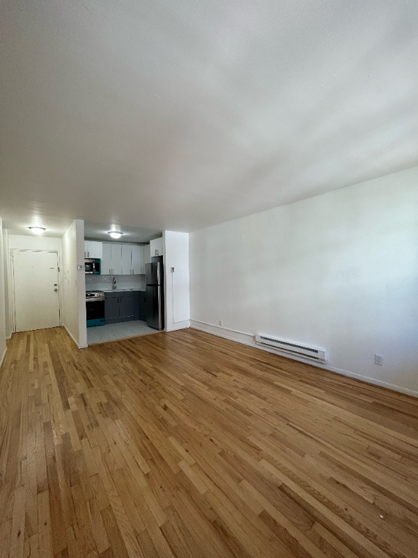 590 Bergen Ave #B6 - Photo 4 of 8