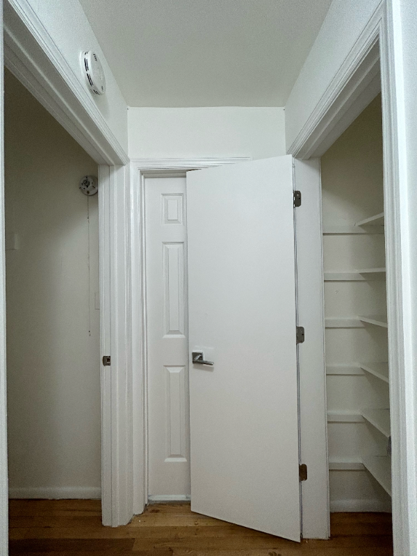 590 Bergen Ave #B6 - Photo 7 of 8