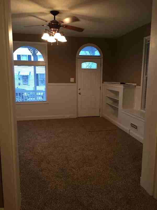 435 N Mulberry St - Photo 2 of 11