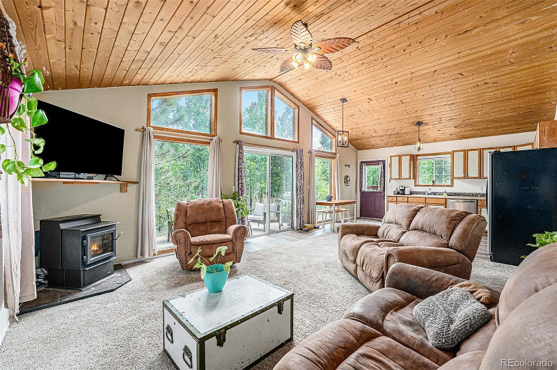 247 Anderson Rd - Photo 2 of 14
