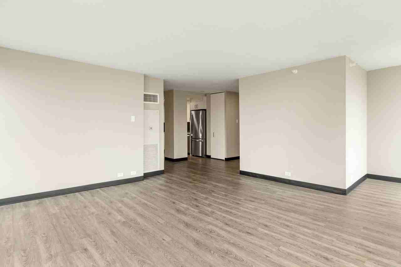 1911 W Harrison St - Photo 2 of 8