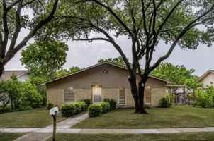 featured image of 3728 Yosemite Dr
