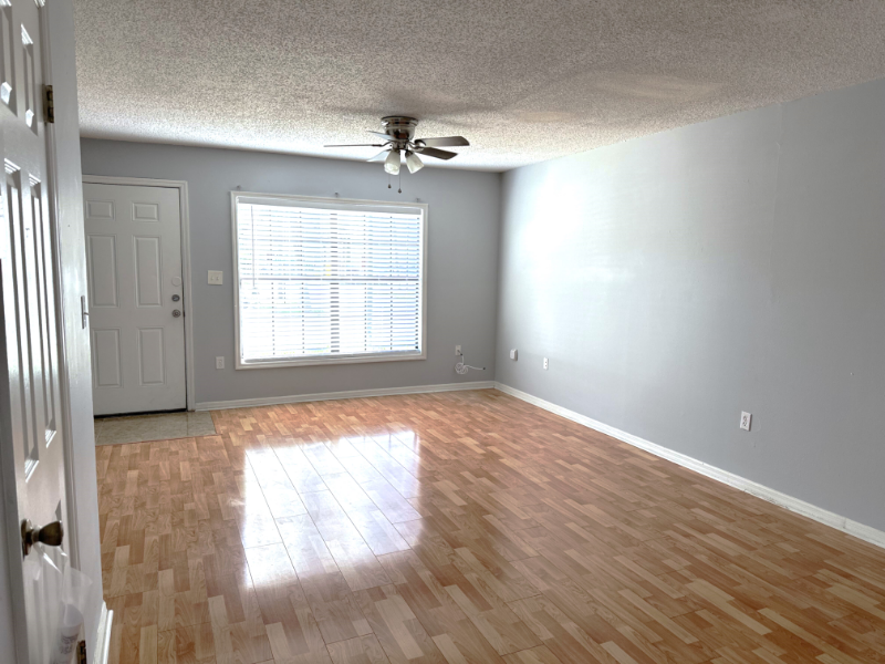 7404 Woodburn Ct - Photo 4 of 18