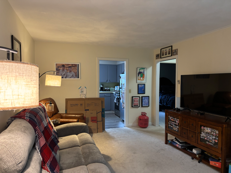 152 Roosevelt Ave #2 - Photo 3 of 6