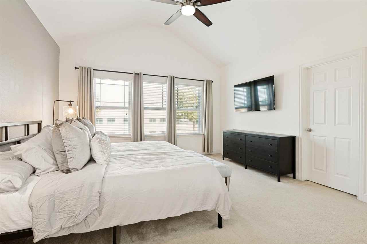 18141 Justice Ln - Photo 5 of 13