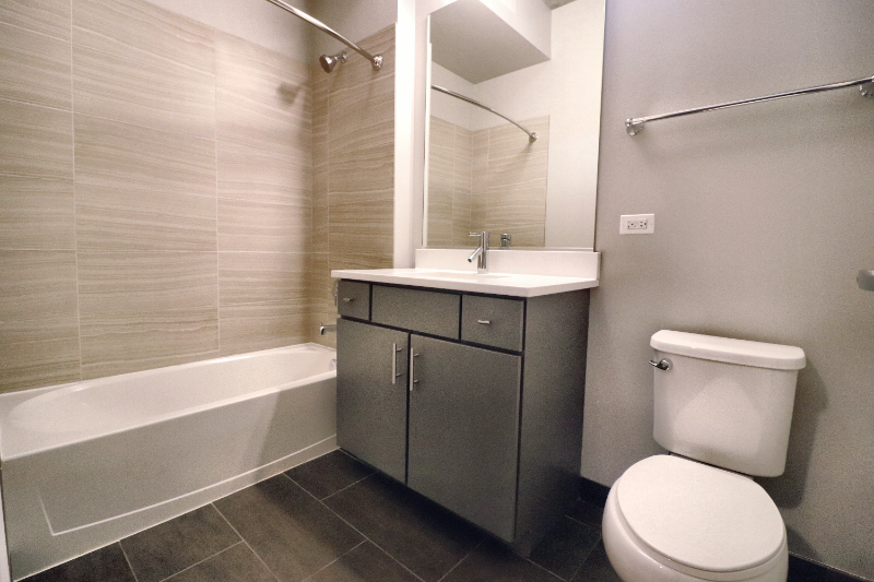 803 S Clark St - Photo 5 of 9