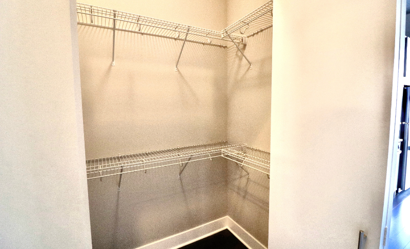 803 S Clark St - Photo 6 of 9