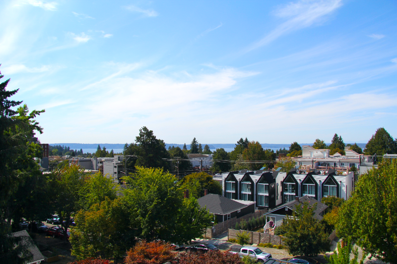 6032 42nd Ave Sw #B - Photo 2 of 26