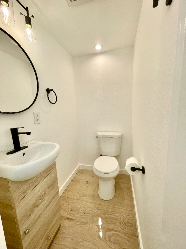 6032 42nd Ave Sw #B - Photo 7 of 26
