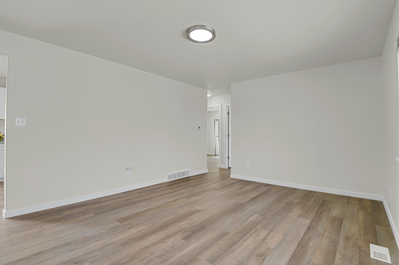 6615 Athletic Ave - Photo 3 of 11