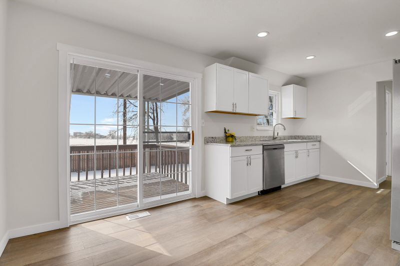 6615 Athletic Ave - Photo 4 of 11