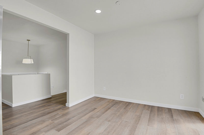 6615 Athletic Ave - Photo 6 of 11