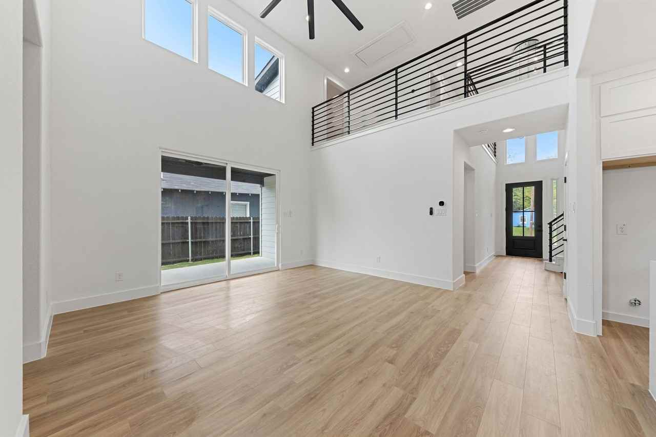 1604 Marburg St - Photo 4 of 12