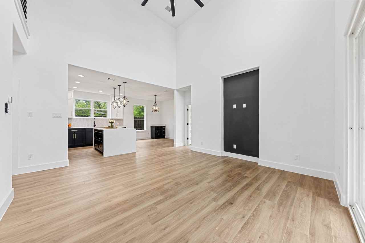 1604 Marburg St - Photo 5 of 12