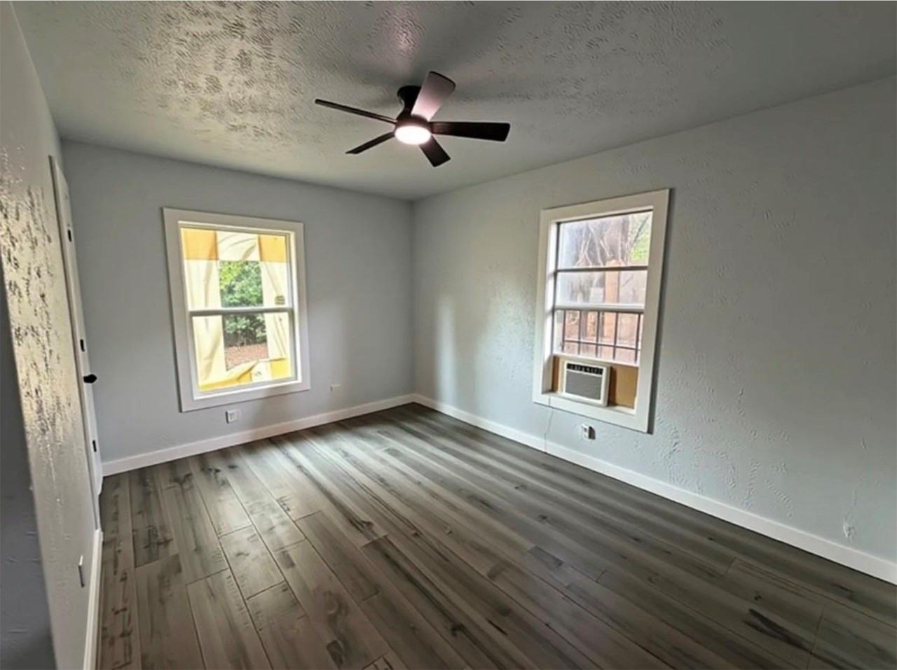 2738 Lawrence St - Photo 7 of 12