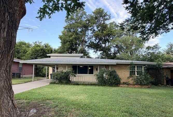4925 Lubbock Ave
