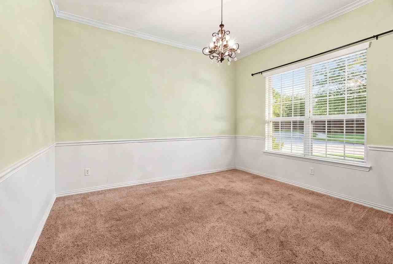 1105 Sunland Ct - Photo 3 of 37